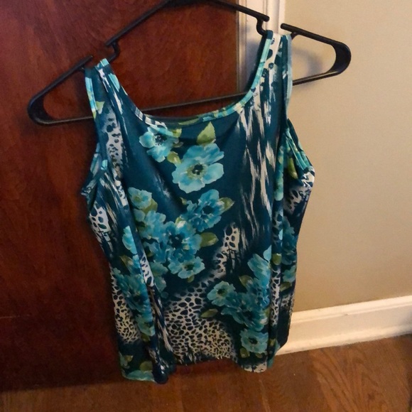 Top - Picture 2 of 2